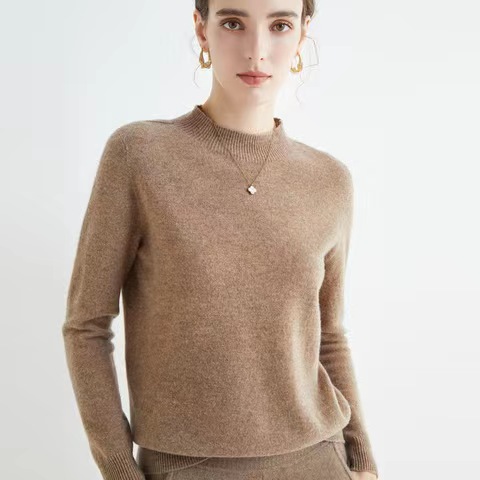 圆领毛衫